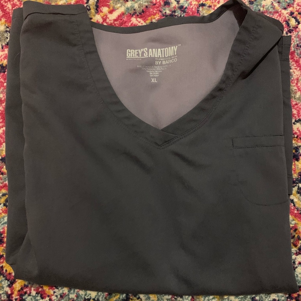 XL Greys Anatomy Scrub Top - Gray
